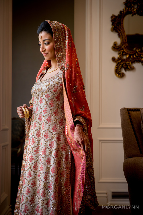 Saira looks ever so lovely in her watermelon wedding gown designed by Bunto Kazmi in Pakistan. 