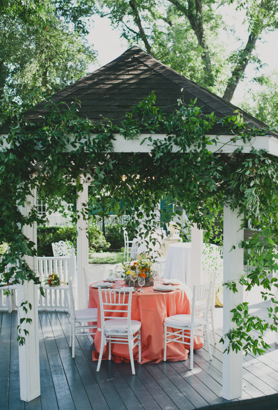 A touch of greenery transformed the Gardens gazebo into a botanical sanctuary. 